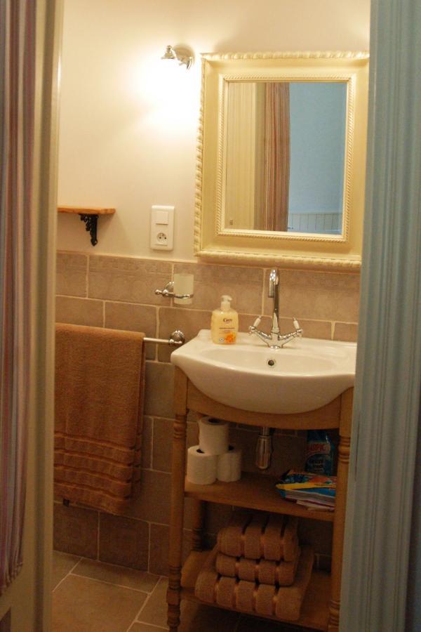 Bed and Breakfast Le Logis Du Pressoir Chambre D'Hotes Bed & Breakfast In Beautiful 18Th Century Estate In The Heart Of The Loire Valley With Heated Pool And Extensive Grounds Les Bois-d'Anjou Экстерьер фото